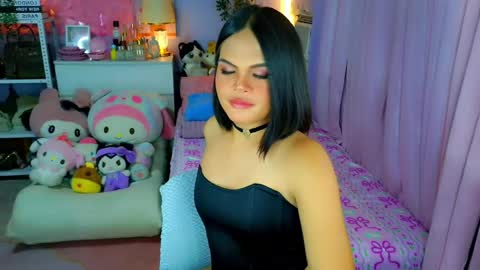 Snapshot of callme_mia chatting on 03/28/26, 05:51 Mia online show from 03/28/26, 05:51