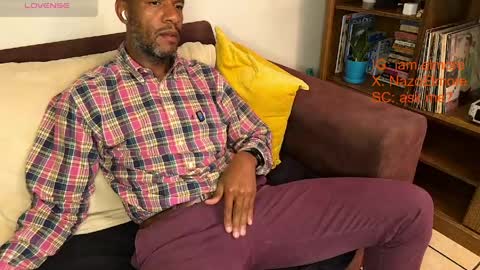 My name is Robert  Dont be shysay hi I love to chat. For requests or dirty talk please use tips  online show from 04/07/26, 03:18