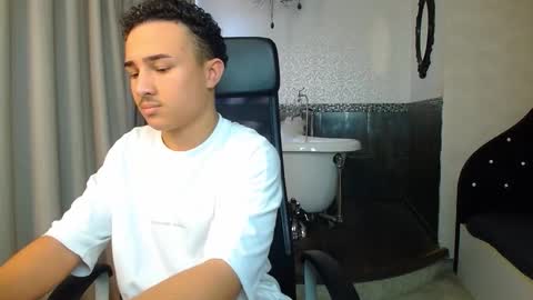 Snapshot of callumpike chatting on 11/05/25, 12:05 CallumPike online show from 11/05/25, 12:05