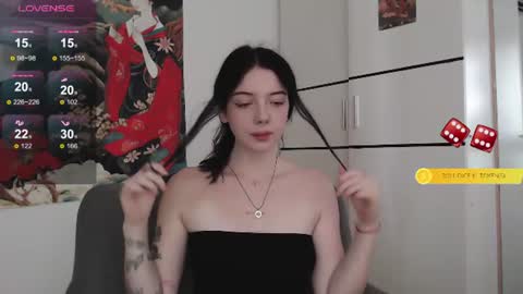 Snapshot of calmlilly chatting on 07/17/26, 05:47 Lilly online show from 07/17/26, 05:47