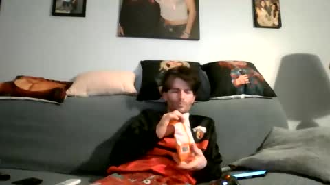 Snapshot of calvinb8611 chatting on 06/01/26, 03:52 calvinb8611 online show from 06/01/26, 03:52