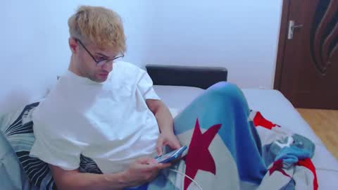 Snapshot of calvinjohnlad chatting on 01/19/25, 07:15 Calvinjohnlad online show from 01/19/25, 07:15