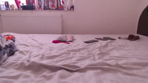 Snapshot of calvinjohnlad chatting on 02/14/25, 11:42 Calvinjohnlad online show from 02/14/25, 11:42