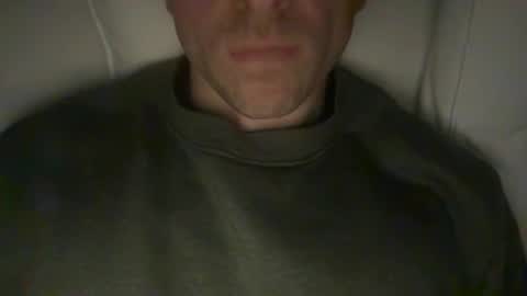 Snapshot of calvinzz chatting on 12/05/25, 04:03 calvinzz online show from 12/05/25, 04:03