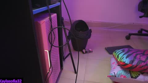 Calypso and Kayla online show from 02/05/25, 06:13