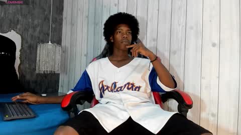          online show from 10/19/25, 04:46