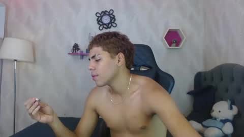 cam_sexyboy online show from 09/21/25, 01:07