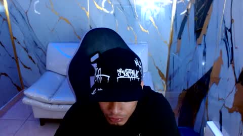 Snapshot of cam_xman chatting on 06/12/26, 12:04 cam_xman online show from 06/12/26, 12:04
