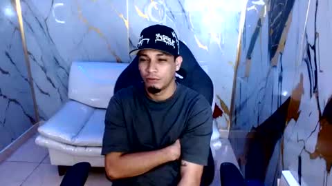 Snapshot of cam_xman chatting on 06/16/26, 01:58 cam_xman online show from 06/16/26, 01:58