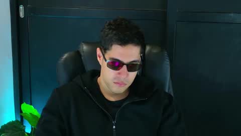 camara110 online show from 02/12/25, 01:52