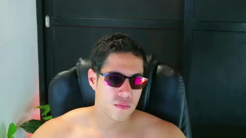 camara110 online show from 02/17/25, 08:04