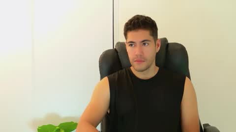 camara110 online show from 10/22/25, 02:34