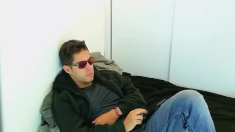 camara110 online show from 10/29/25, 12:02