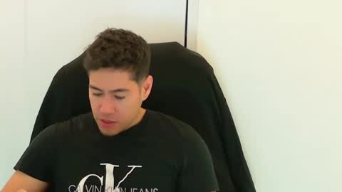 camara110 online show from 11/22/25, 02:43