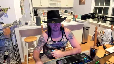 Snapshot of camarant chatting on 10/07/25, 11:57 camarant online show from 10/07/25, 11:57