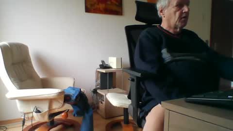 Snapshot of camcologne chatting on 12/10/24, 12:05 camcologne online show from 12/10/24, 12:05