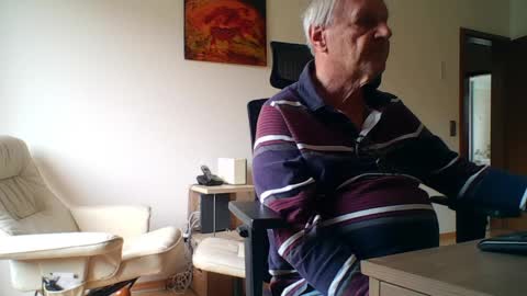 camcologne online show from 04/10/26, 10:42