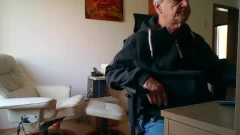 camcologne online show from 04/17/26, 08:50