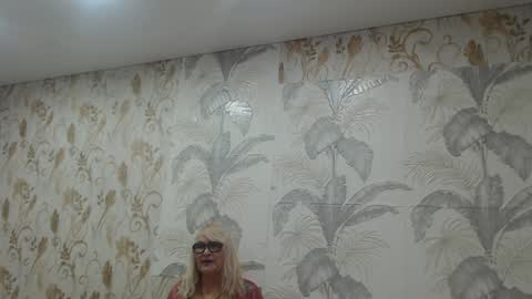 CamDiva1 online show from 12/13/24, 10:51