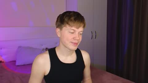 Snapshot of cameron_crowly chatting on 11/21/25, 09:52 Cameron online show from 11/21/25, 09:52