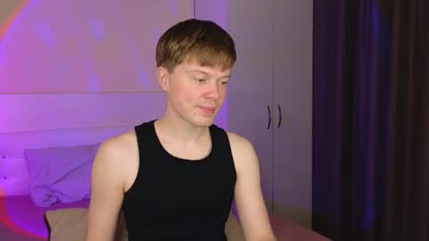 Snapshot of cameron_crowly chatting on 11/22/25, 09:19 Cameron online show from 11/22/25, 09:19