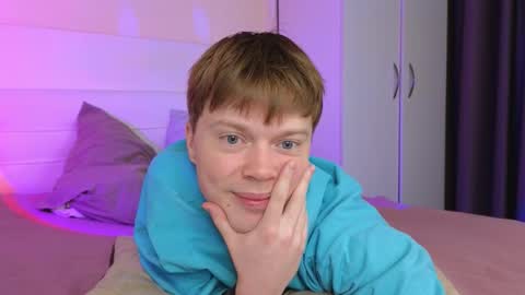 Snapshot of cameron_crowly chatting on 11/29/25, 08:39 Cameron online show from 11/29/25, 08:39