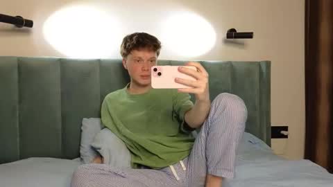 Snapshot of cameron_crowly chatting on 02/03/26, 04:12 Cameron online show from 02/03/26, 04:12