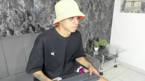 Snapshot of cameron_lux4 chatting on 07/12/26, 12:34 CAMERON online show from 07/12/26, 12:34