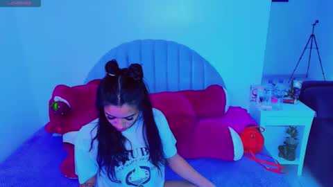Snapshot of cami_bunnygirlx chatting on 10/23/25, 07:07 CAMI online show from 10/23/25, 07:07