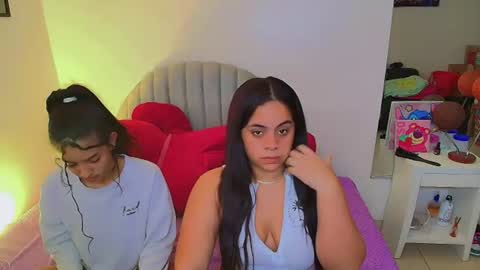Snapshot of cami_bunnygirlx chatting on 06/20/26, 05:21 CAMI online show from 06/20/26, 05:21