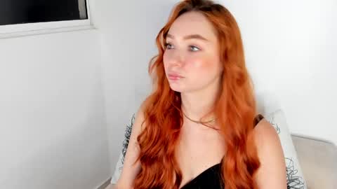Snapshot of cami_lovers1 chatting on 05/03/26, 01:00 camii online show from 05/03/26, 01:00