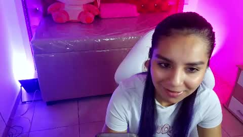 Snapshot of cami_monroe_m chatting on 06/10/26, 01:21 cami online show from 06/10/26, 01:21