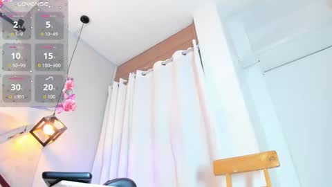 Snapshot of cami_rouxx chatting on 10/21/25, 02:07 cami_rouxx online show from 10/21/25, 02:07