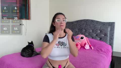 Snapshot of cami_suarez_1 chatting on 05/30/26, 12:57 online show from 05/30/26, 12:57