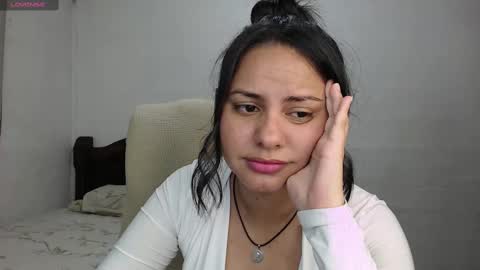 Camila Valbuena online show from 09/26/25, 09:08