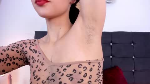 Snapshot of cami_vargas chatting on 04/29/26, 12:42 Camila online show from 04/29/26, 12:42