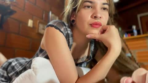 Snapshot of camii19y chatting on 09/11/25, 10:10 camii19y online show from 09/11/25, 10:10