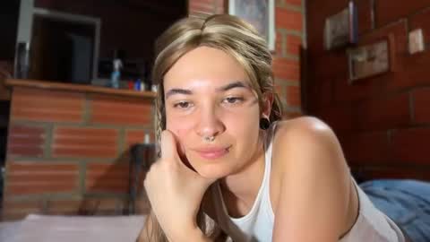 Snapshot of camii19y chatting on 09/15/25, 11:16 camii19y online show from 09/15/25, 11:16