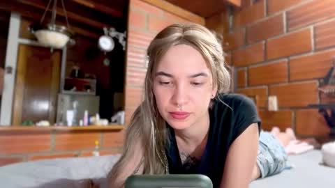 Snapshot of camii19y chatting on 09/21/25, 09:38 camii19y online show from 09/21/25, 09:38