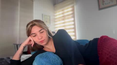 camii19y online show from 11/28/25, 04:09