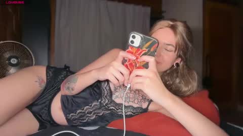 Snapshot of camii19y chatting on 02/13/26, 12:28 camii19y online show from 02/13/26, 12:28