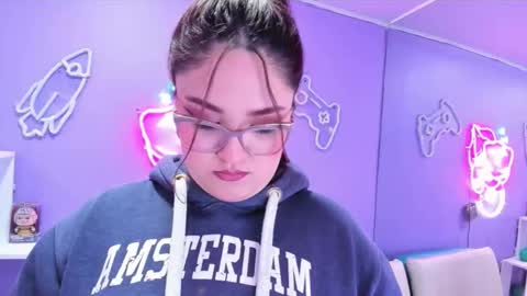 Camila Osorio online show from 09/17/25, 07:48