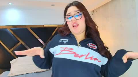 Camila Osorio online show from 04/28/26, 02:27