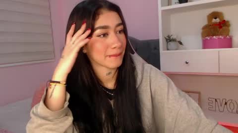 Snapshot of camiilaatorres chatting on 05/04/26, 10:06 camila online show from 05/04/26, 10:06
