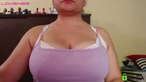 Snapshot of camiilahotxxx chatting on 12/12/24, 09:04 Camila online show from 12/12/24, 09:04