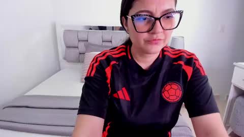 Snapshot of camila_buitrago chatting on 06/29/26, 12:17 Camila buitrago online show from 06/29/26, 12:17