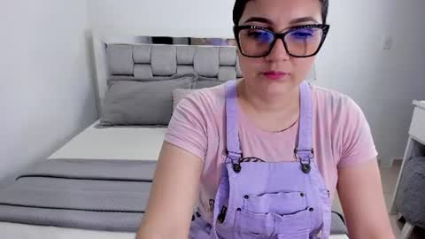 Snapshot of camila_buitrago chatting on 07/13/26, 11:18 Camila buitrago online show from 07/13/26, 11:18