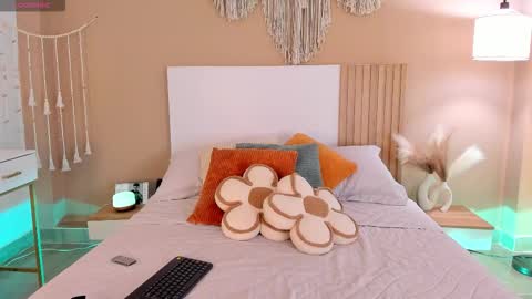 Snapshot of camila_bustamante_ chatting on 02/18/26, 03:30 camila_bustamante_ online show from 02/18/26, 03:30