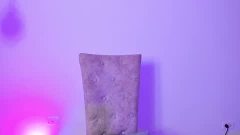 Snapshot of camila_coxx chatting on 05/29/26, 01:47 s online show from 05/29/26, 01:47