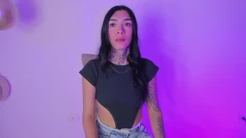 Snapshot of camila_coxx chatting on 06/11/26, 04:10 s online show from 06/11/26, 04:10